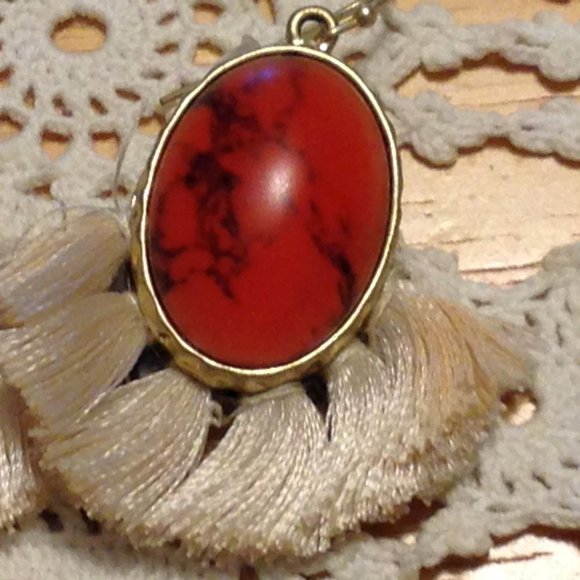 Plunder Earrings - Women's Jewelry, marbled earrings with cream fringe - Picture 4 of 5